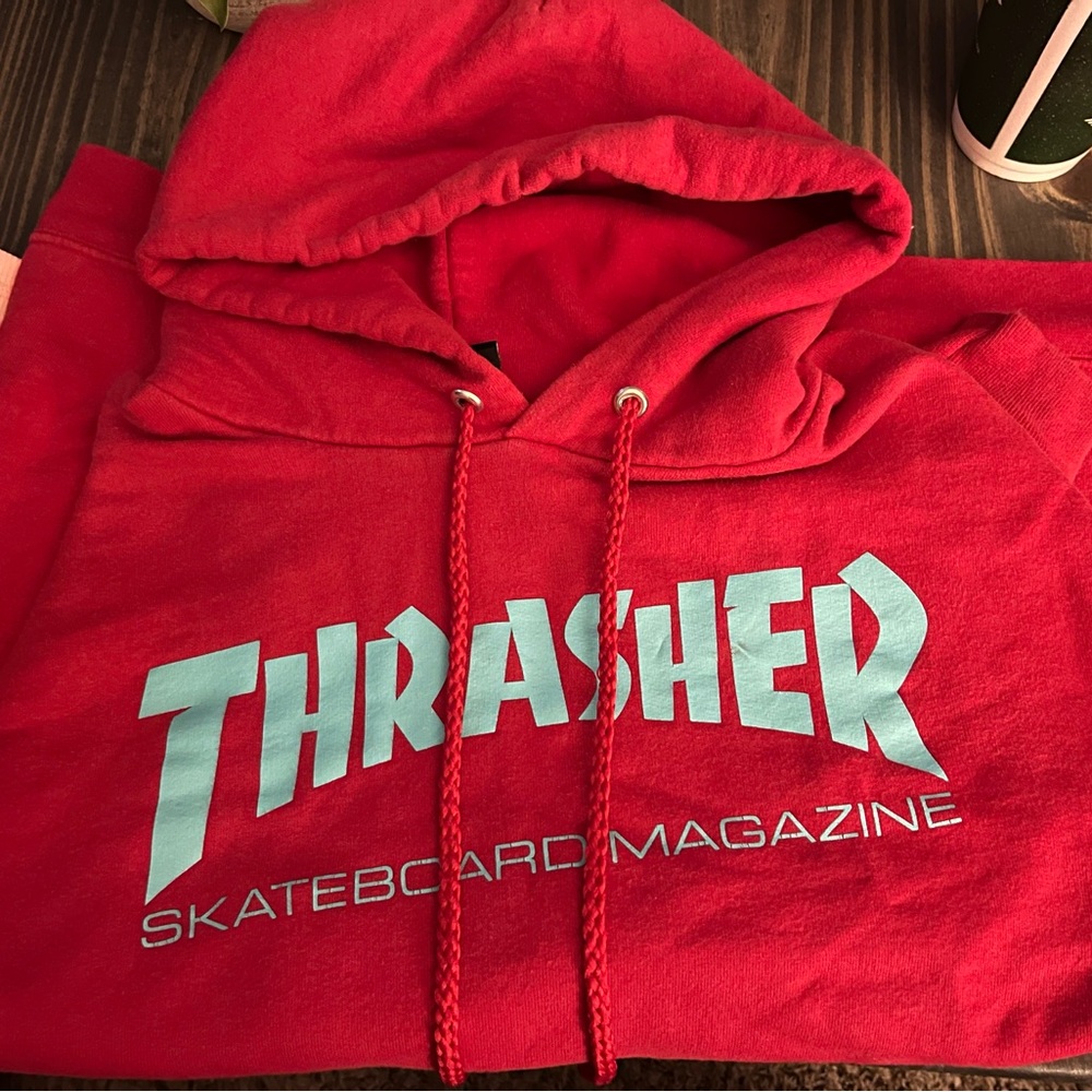 Size small Thrasher hoodie.